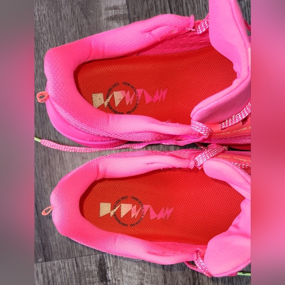 **NEW** Nike Air Zoom Pegasus Premium Sz 9.5 Hyper Pink Vibrant Neon Retail $210 - Picture 8 of 12